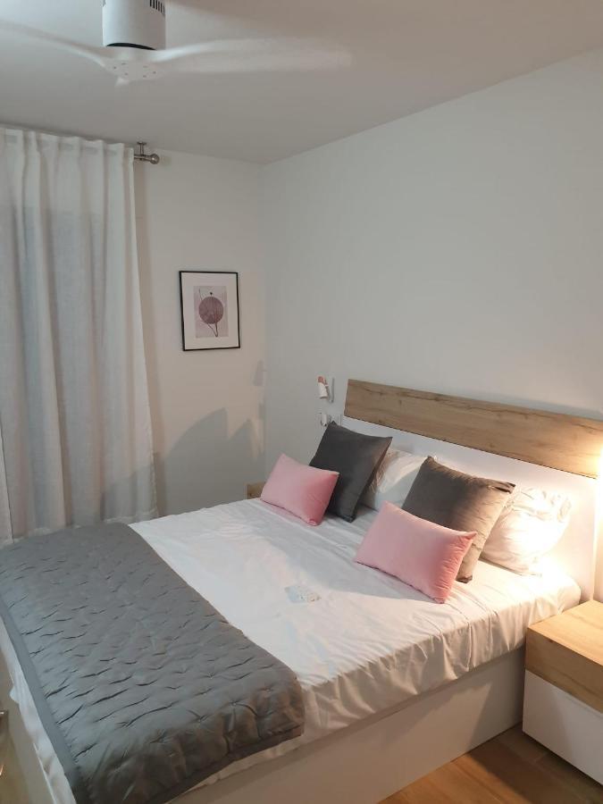 Maxx Apartamento Салоу Экстерьер фото
